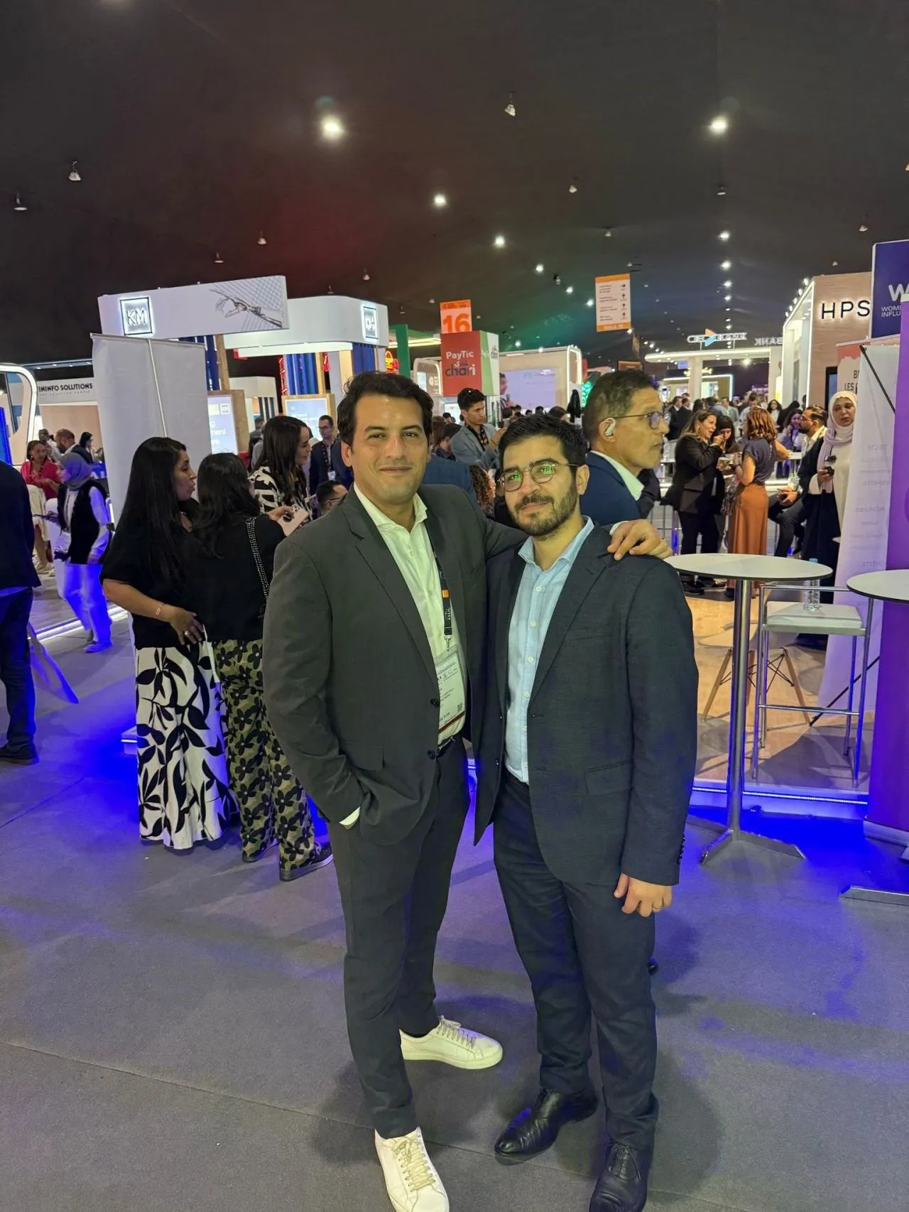 L’équipe EOS Partners lors d’un salon professionnel